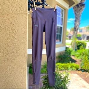 Under Armour XS plum purple athletic tights leggings high waist ankle zippers